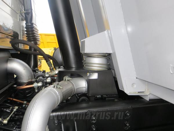 Обогрев кузова самосвала МАЗ-6501В9-8420-000 выхлопными газами