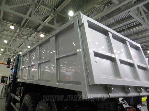 Открывающийся задний борт